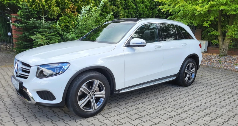 Mercedes-Benz GLC cena 153000 przebieg: 100000, rok produkcji 2017 z Szczecin małe 379